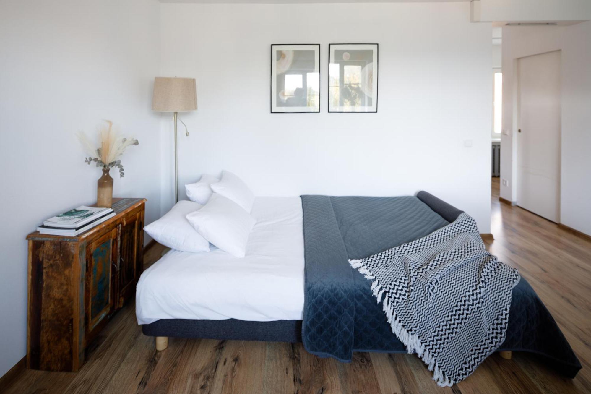 Brivibas Yard Apartment With Parking In City Center 리가 외부 사진