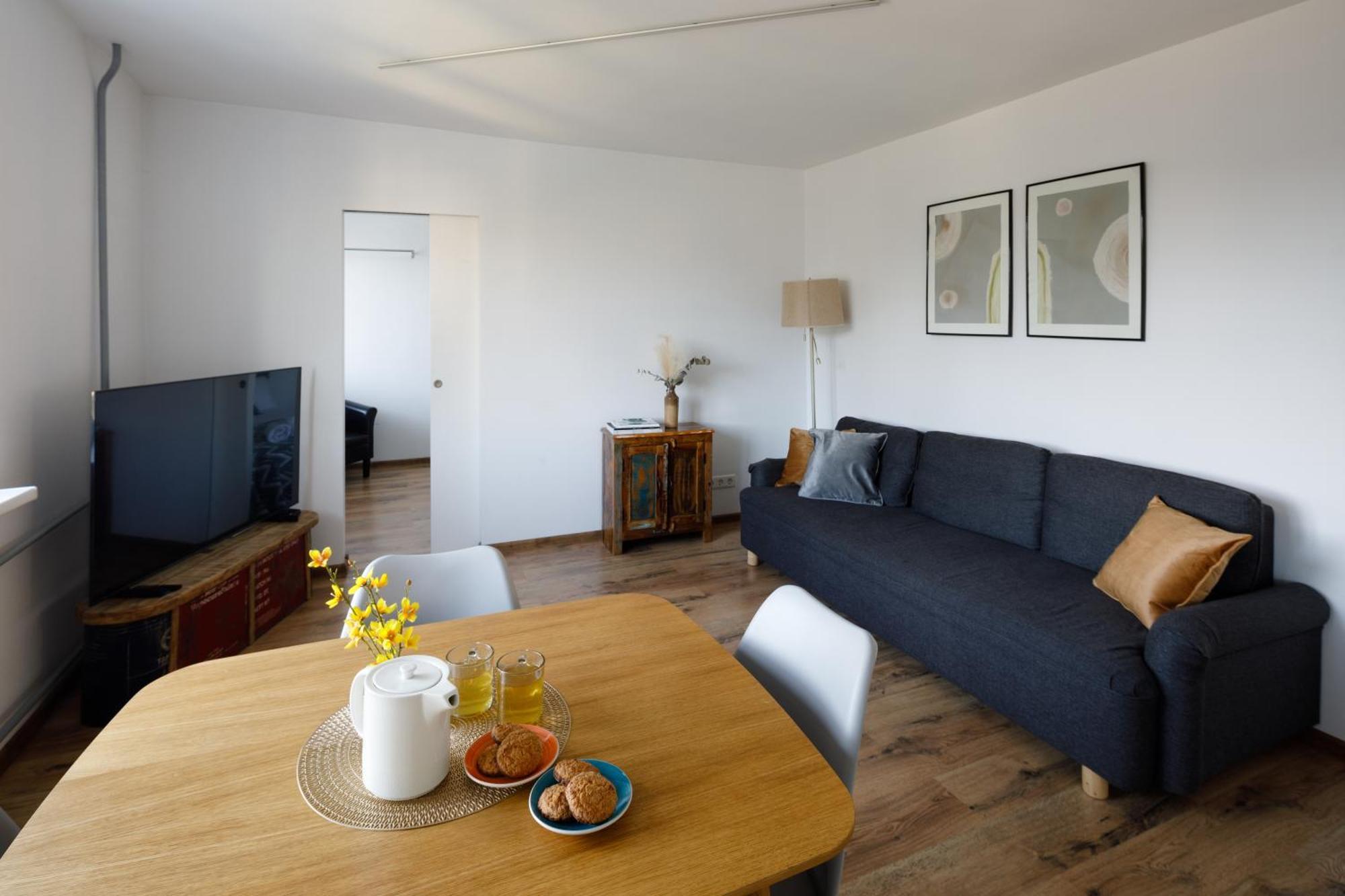 Brivibas Yard Apartment With Parking In City Center 리가 외부 사진