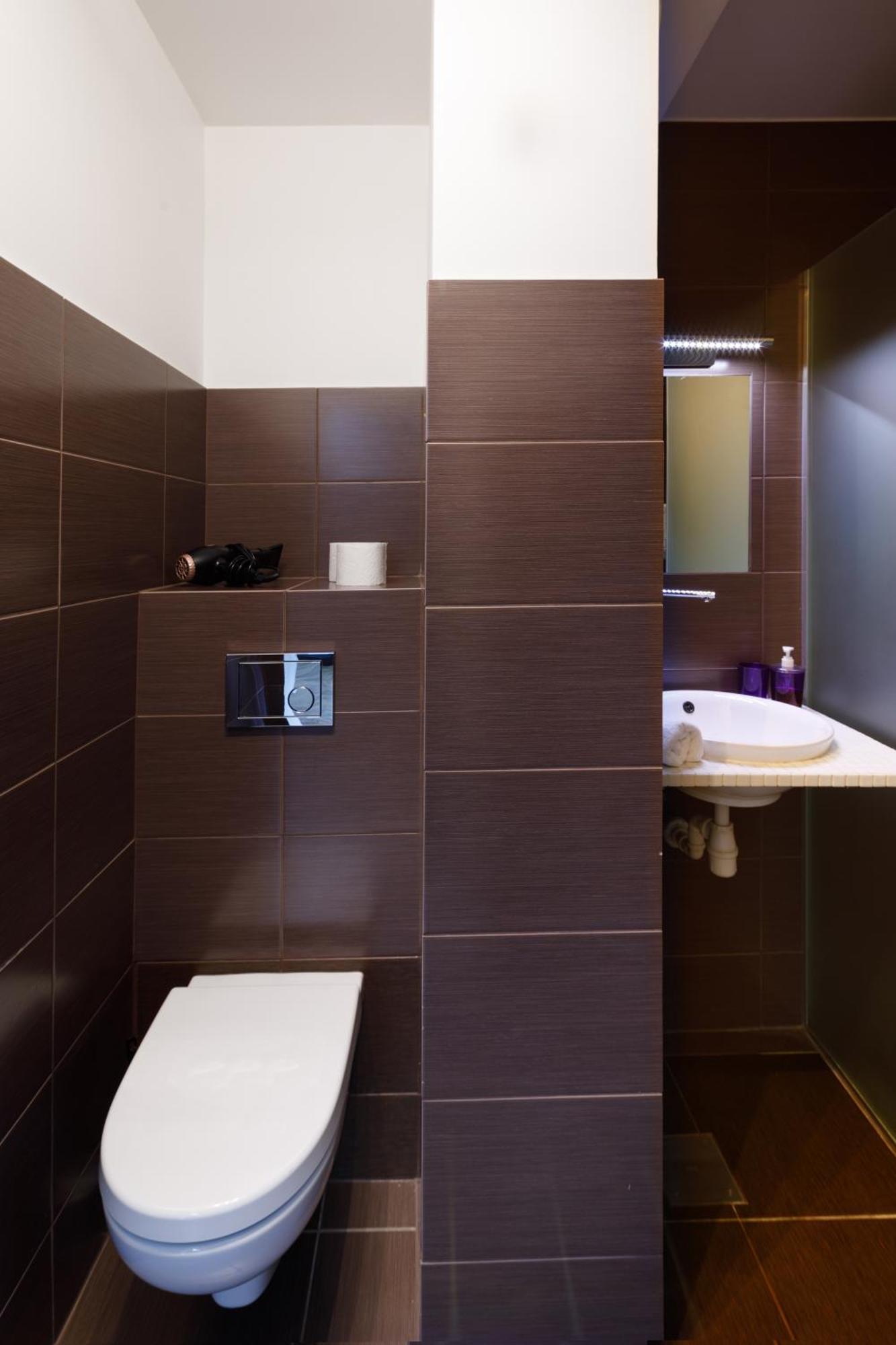 Brivibas Yard Apartment With Parking In City Center 리가 외부 사진