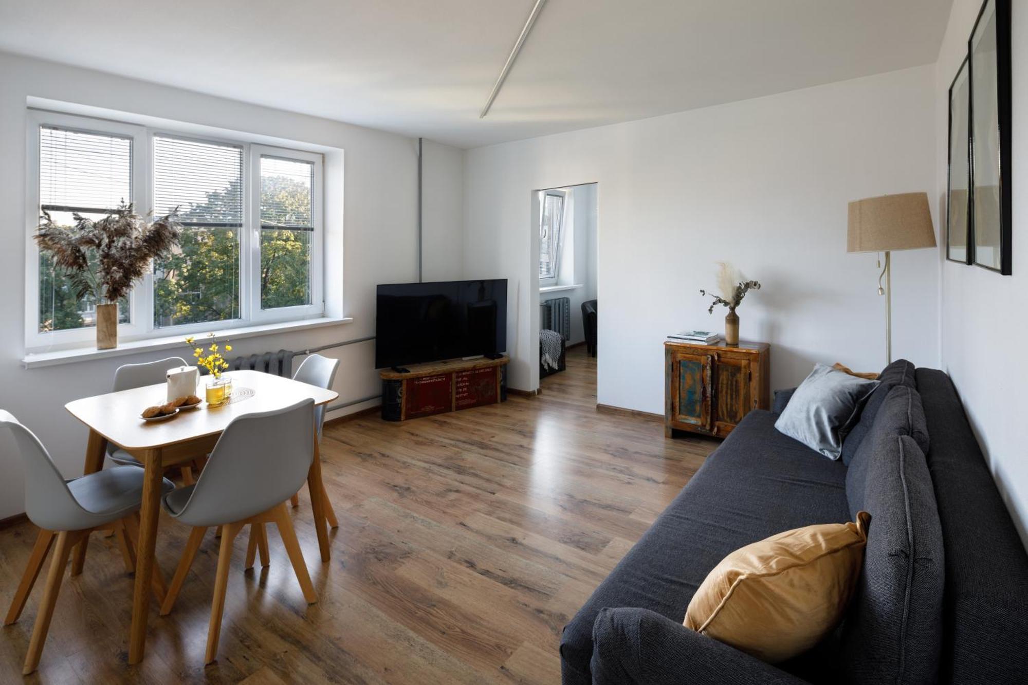 Brivibas Yard Apartment With Parking In City Center 리가 외부 사진